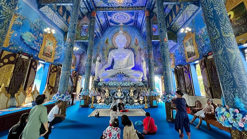 Die meisten Thais sind tiefgläubig und spenden viel Geld an Tempel. (Archivbild)