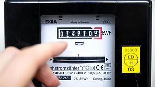 Bei Zahlungsrückständen dürfen Energieversorger laut einem Urteil des Oberlandesgerichts Düsseldorf keine Gebühren für Ratenzahlungen erheben. (Archivbild)