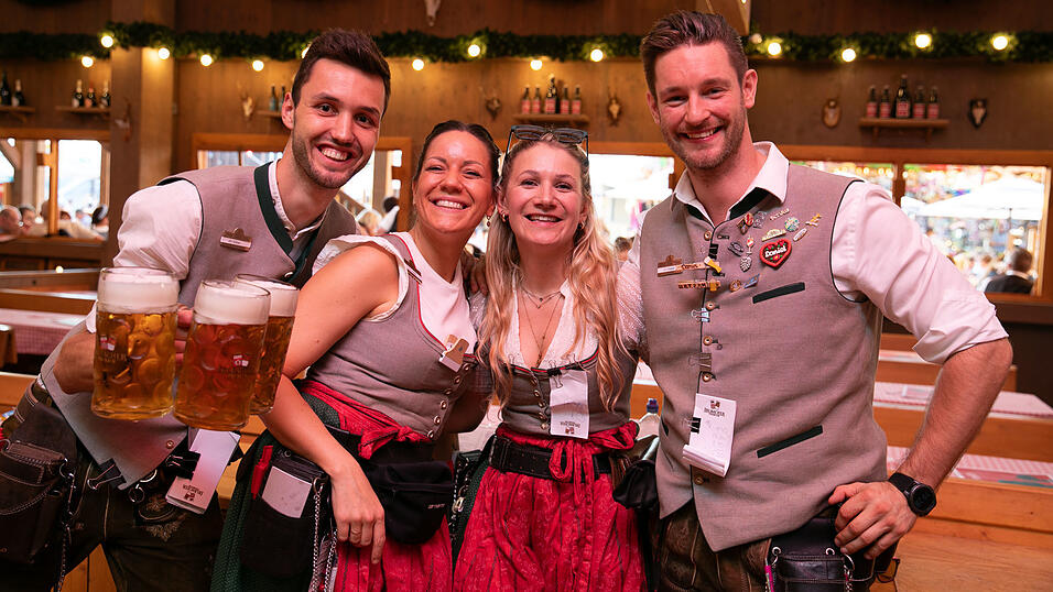 Die Partybilder vom Dienstag, 12. August, aus dem Festzelt Krönner. Die Partybilder vom Dienstag, 12. August, aus dem Festzelt Krönner.