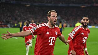 Harry Kane lässt den FC Bayern über das 2:1 jubeln. Harry Kane lässt den FC Bayern über das 2:1 jubeln.