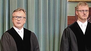 Bohrende Fragen: Vorsitzender Richter Bernhard Heim (l.) und Richter Christian Dirmeier, ein Oberpf&auml;lzer.