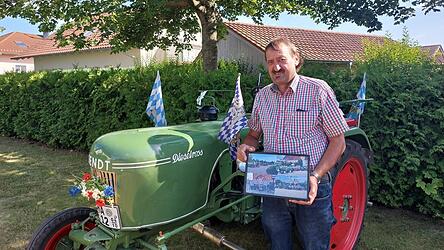 Seinen 12er Fendt aus dem Baujahr 1957 restauriert der Schorndorfer nach dem Kauf 2015 f&uuml;r zwei Jahre. Noch bevor ihm die Idee kommt, mit dem Bulldog eine Wallfahrt zu unternehmen.