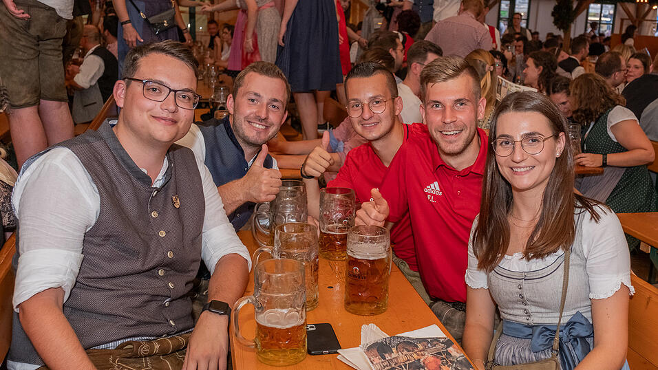 Die Partybilder vom Sonntag, 13. August 2023, aus dem Festzelt Nothaft. Die Partybilder vom Sonntag, 13. August 2023, aus dem Festzelt Nothaft.