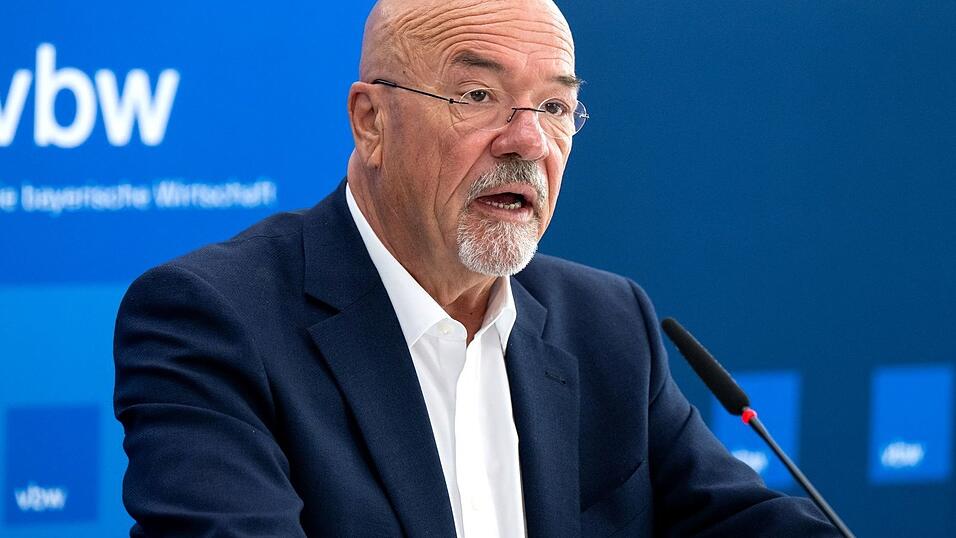 Wolfram Hatz, der Präsiden der vbw, sieht die Lage weiter kritisch. (Archivbild) Wolfram Hatz, der Präsiden der vbw, sieht die Lage weiter kritisch. (Archivbild)