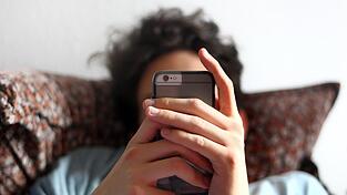 Generation in der Krise: Viele junge Menschen sind durch die Pandemie mürbe geworden. Generation in der Krise: Viele junge Menschen sind durch die Pandemie mürbe geworden.