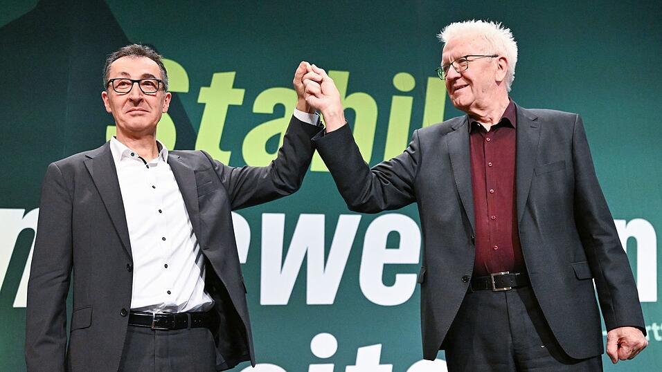 Im Wahlkampf versuchte &Ouml;zdemir, sich als nat&uuml;rlichen Nachfolger von Ministerpr&auml;sident Winfried Kretschmann (Gr&uuml;ne) zu inszenieren. (Archivbild)