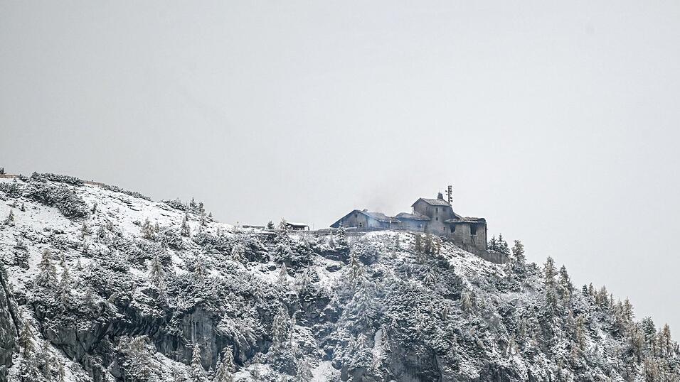 Das Kehlsteinhaus wurde durch den Brand schwer zerstört. Das Kehlsteinhaus wurde durch den Brand schwer zerstört.