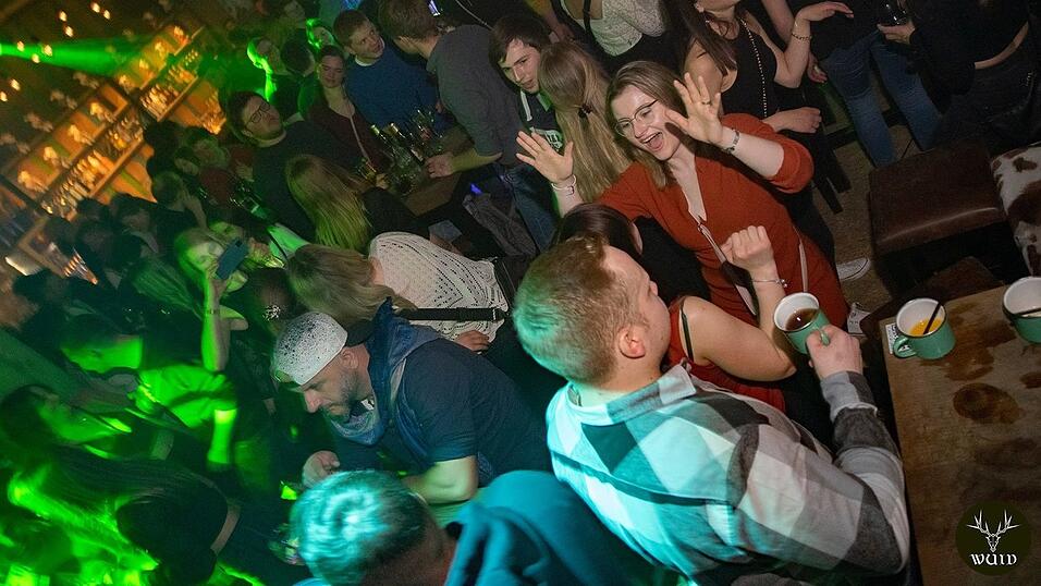 Die Stimmung bei den Partygängern am Samstagabend war prächtig. Die Stimmung bei den Partygängern am Samstagabend war prächtig.