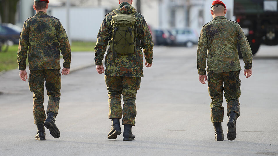 Noch bis Donnerstag &uuml;ben Soldaten zwischen Regensburg und Plattling. (Symbolbild)