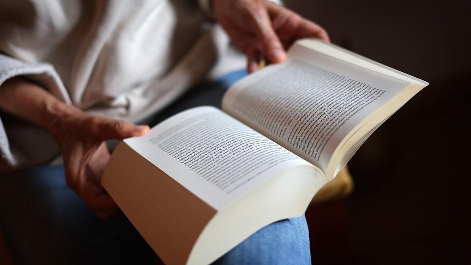 Die Jury hat mehr als 200 Romane für den Deutschen Buchpreis gesichtet. (Symbolbild) Die Jury hat mehr als 200 Romane für den Deutschen Buchpreis gesichtet. (Symbolbild)