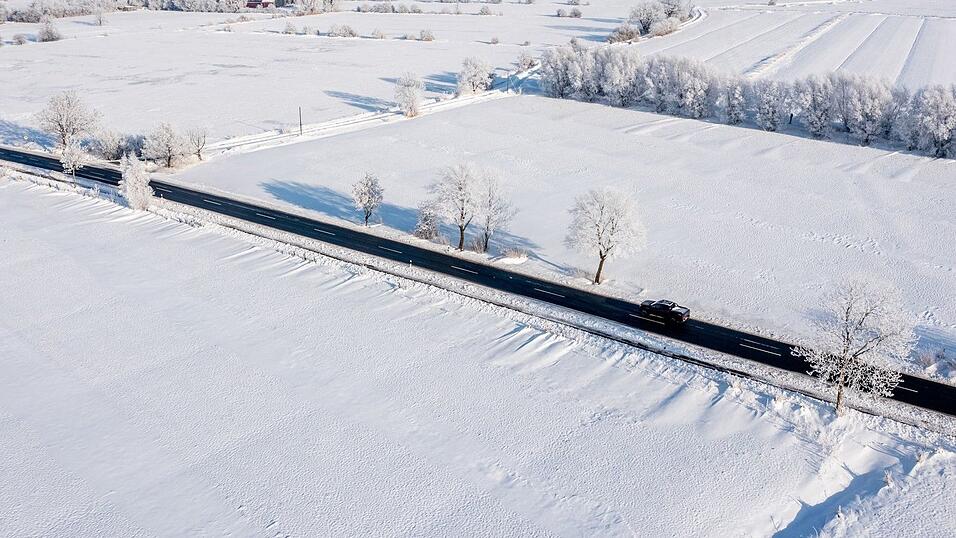 Auch das gab es diesen Winter: schneebedeckte Felder. (Archivbild)