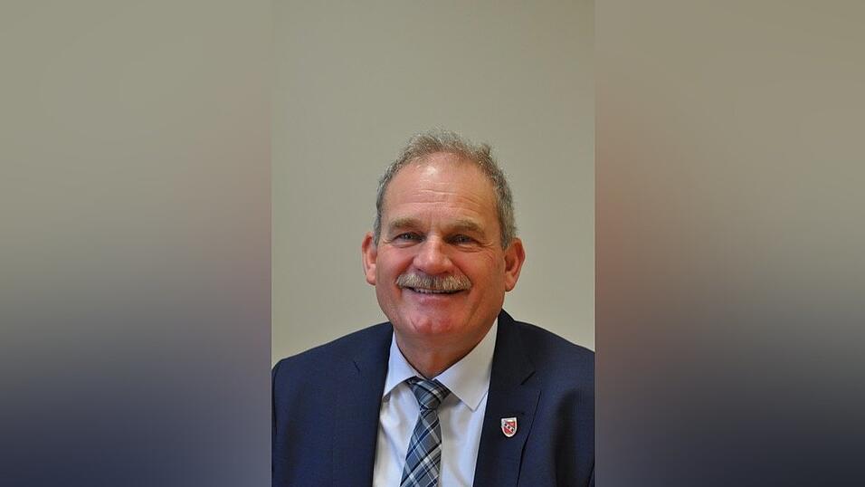 B&uuml;rgermeister Toni Schmid bleibt im Amt.