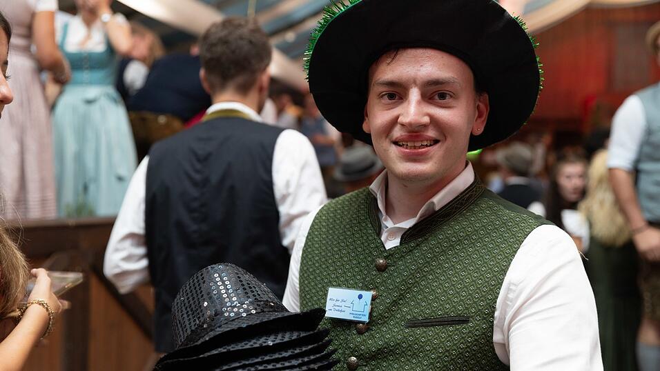 Die Partybilder vom Samstag, 8. August, aus dem Festzelt Wenisch. Die Partybilder vom Samstag, 8. August, aus dem Festzelt Wenisch.