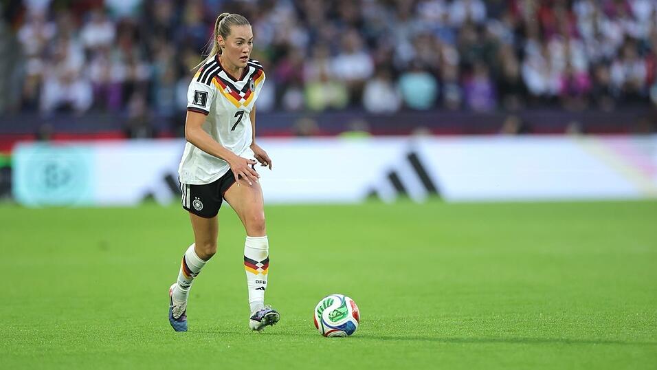 Es &laquo;m&uuml;llert&raquo; wieder beim DFB: Marie M&uuml;ller kr&ouml;nte ihr Deb&uuml;t mit dem Tor zum 1:0.
