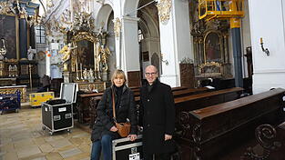 Pfarrer Roman Gerl freut sich, dass das ZDF bereits zum dritten Mal die Messe aus St. Emmeram &uuml;bertr&auml;gt.