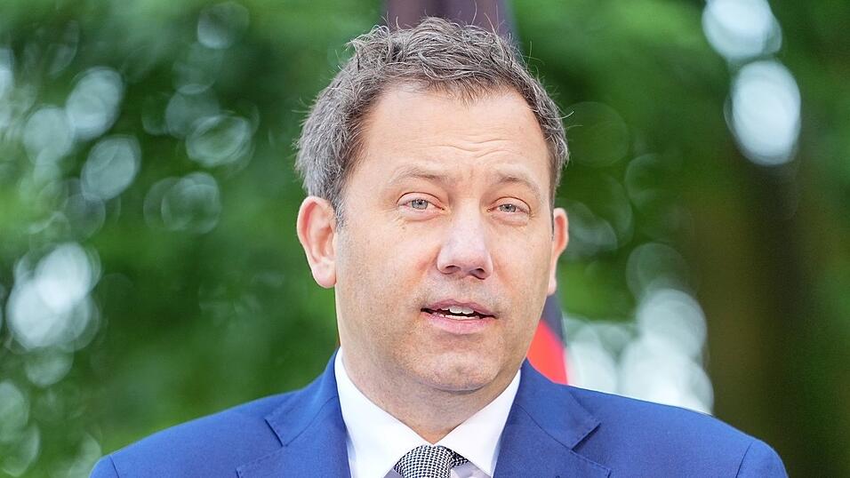 Finanzminister Klingbeil muss in die R&uuml;cklage greifen, um eine Milliarden-L&uuml;cke zu schlie&szlig;en. (Archivbild)