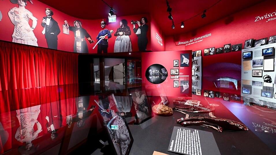 Die Ausstellung zu Karl Valentin &bdquo;Sturzfl&uuml;ge in den Zuschauerraum&ldquo; wurde umfassend &uuml;berarbeitet.