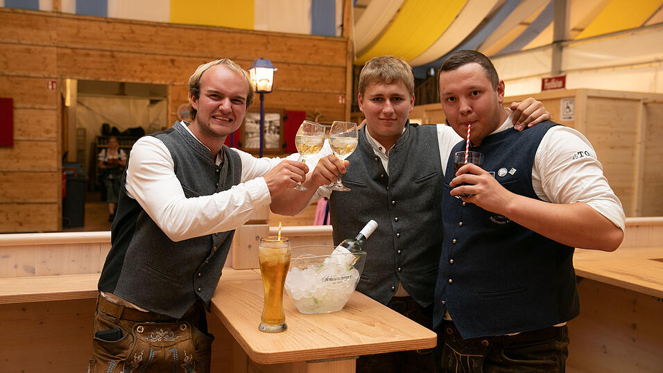 Die Partybilder vom Sonntag, 17. August, aus dem Festzelt Reisinger. Die Partybilder vom Sonntag, 17. August, aus dem Festzelt Reisinger.