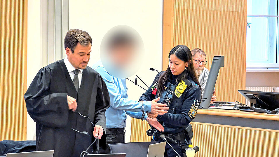 Spurengutachten des Landeskriminalamtes entlasten den Mandanten von Anwalt Johannes Büttner (l.). Spurengutachten des Landeskriminalamtes entlasten den Mandanten von Anwalt Johannes Büttner (l.).