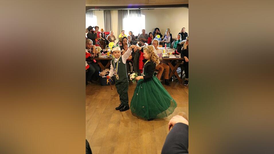 Volle Konzentration beim Prinzenwalzer. Volle Konzentration beim Prinzenwalzer.