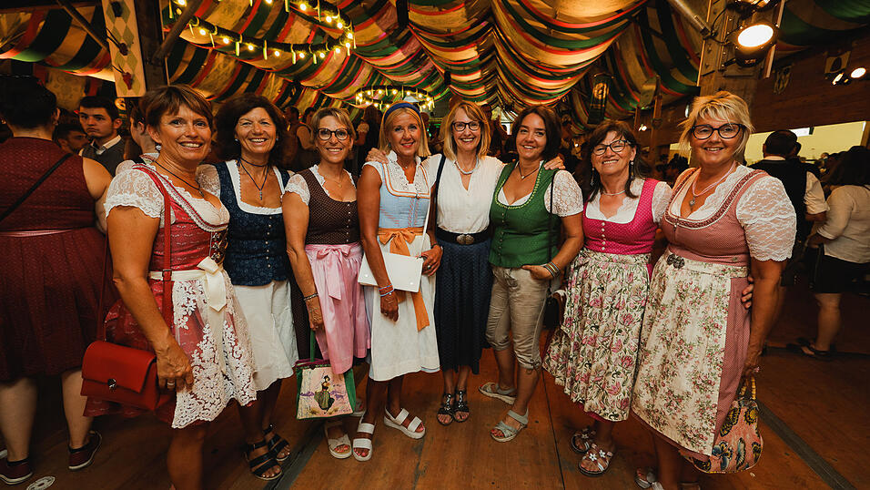 Die Partybilder vom Dienstag, 13. August 2024, aus dem Festzelt Weckmann. Die Partybilder vom Dienstag, 13. August 2024, aus dem Festzelt Weckmann.