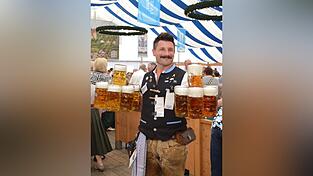 Beste Stimmung und viele Attraktionen beim Aichbachtaler Volksfest in Niederaichbach.
