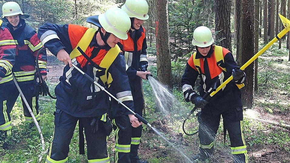 Schwei&szlig;treibende Teamarbeit.