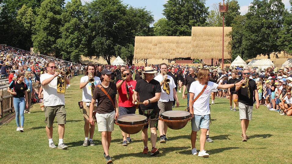 Am 17. Juni fand in Landshut die zweite Wiesenprobe für die Landshuter Hochzeit statt. Am 17. Juni fand in Landshut die zweite Wiesenprobe für die Landshuter Hochzeit statt.