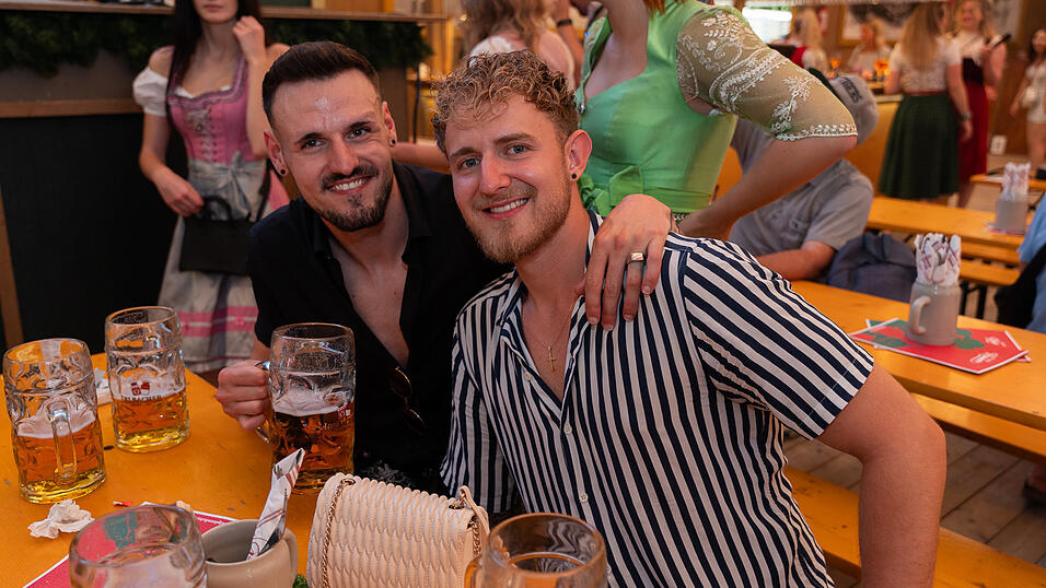 Die Partybilder vom Freitag, 18. August 2023, aus dem Festzelt Krönner. Die Partybilder vom Freitag, 18. August 2023, aus dem Festzelt Krönner.