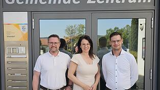 Antrittsbesuch im Doppelpack: Landtagsabgeordneter Dr. Gerhard Hopp (links) und die Parlamentarische Staatssekretärin Martin Engelhardt-Kopf, Mitglied des Deutschen Bundestages, besuchen gemeinsam den neuen Schorndorfer Bürgermeister Karl Steinkirchner. Antrittsbesuch im Doppelpack: Landtagsabgeordneter Dr. Gerhard Hopp (links) und die Parlamentarische Staatssekretärin Martin Engelhardt-Kopf, Mitglied des Deutschen Bundestages, besuchen gemeinsam den neuen Schorndorfer Bürgermeister Karl Steinkirchner.