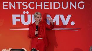 Manuela Schwesig ist Zweitplatzierte, erhebt aber wie die AfD den Regierungsanspruch.