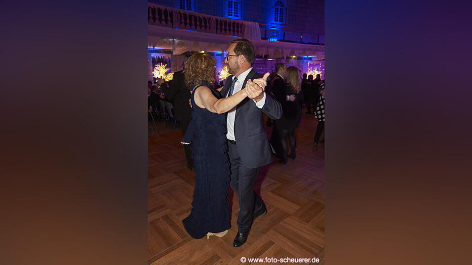 Die Metzgerzunft hat am Samstagabend in die Joseph-von-Fraunhofer-Halle eingeladen. Die Metzgerzunft hat am Samstagabend in die Joseph-von-Fraunhofer-Halle eingeladen.