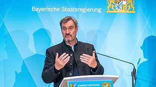 Nach der Sichtung von Drohnen über dem Münchner Flughafen will Bayerns Ministerpräsident Markus Söder (CSU) mehr Rechte für die Polizei des Landes (Archivbild).