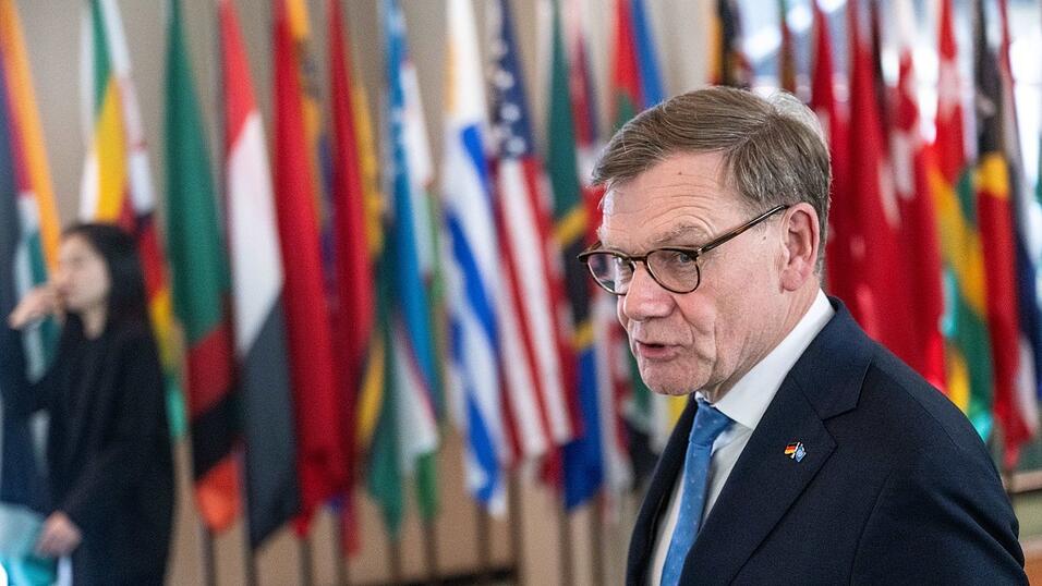 Au&szlig;enminister Johann Wadephul (CDU) besucht vor dem Hintergrund der Kriege im Iran und in der Ukraine die Vereinten Nationen in New York. Es geht auch um Reformen der Weltorganisation.