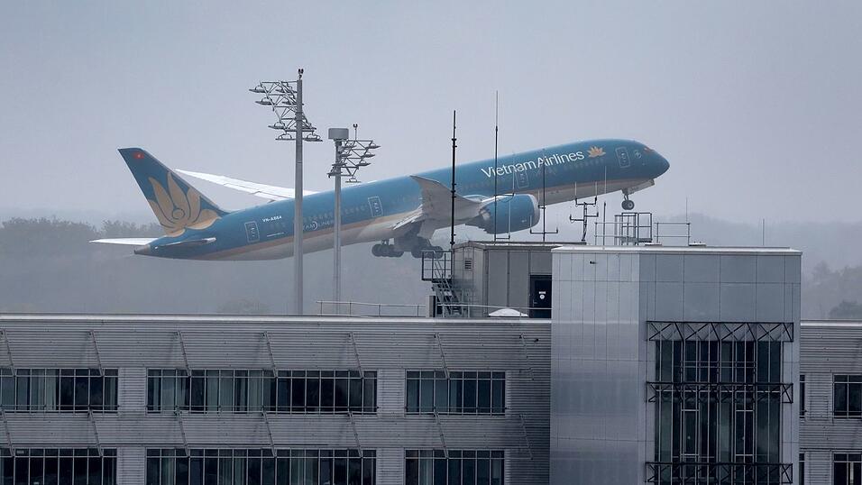 Fast 290 Menschen waren an Bord einer Maschine von Vietnam Airlines, als es zu dem Vorfall kam. (Symbolbild) Fast 290 Menschen waren an Bord einer Maschine von Vietnam Airlines, als es zu dem Vorfall kam. (Symbolbild)