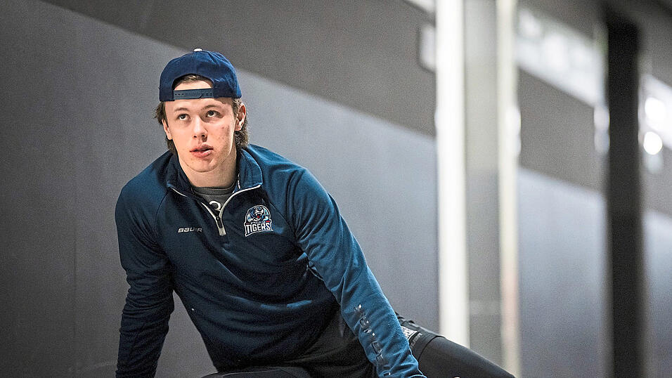 Längst wieder auf Betriebstemperatur sind Danjo Leonhardt und die anderen Spieler der Straubing Tigers: Sechs Punkte haben sie in den drei Spielen unter dem neuen Head Coach Craig Woodcroft geholt. Die Playoffs sind also weiter greifbar, aber noch lange nicht fix. Um diesbezüglich für Sicherheit zu sorgen, muss weiter gepunktet werden. Längst wieder auf Betriebstemperatur sind Danjo Leonhardt und die anderen Spieler der Straubing Tigers: Sechs Punkte haben sie in den drei Spielen unter dem neuen Head Coach Craig Woodcroft geholt. Die Playoffs sind also weiter greifbar, aber noch lange nicht fix. Um diesbezüglich für Sicherheit zu sorgen, muss weiter gepunktet werden.