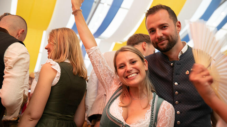 Die Partybilder vom Samstag, 16. August, aus dem Festzelt Reisinger. Die Partybilder vom Samstag, 16. August, aus dem Festzelt Reisinger.