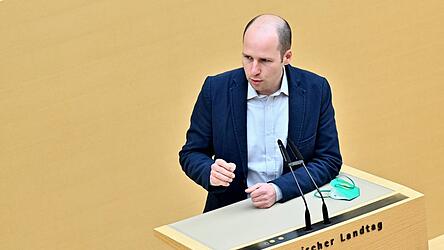 Grünen-Politiker Tim Pargent begrüßt, dass die Staatskanzlei zum Ludwig-Erhard-Gipfel ein Compliance-Verfahren eingeleitet hat.