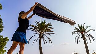 Zuschuss für die schönsten Wochen des Jahres - viele können sich im Sommer über ein Urlaubsgeld freuen (Symbolbild) Zuschuss für die schönsten Wochen des Jahres - viele können sich im Sommer über ein Urlaubsgeld freuen (Symbolbild)
