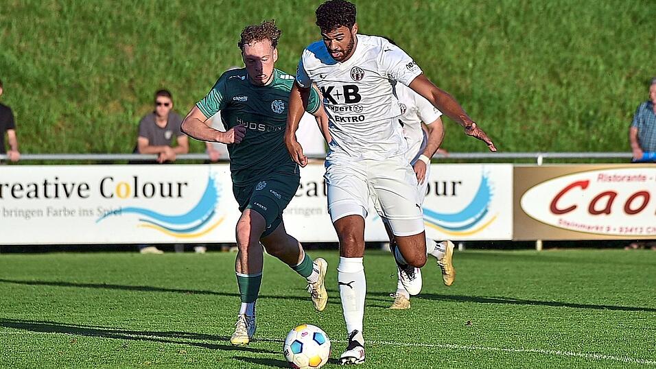 Andre Adkins ist in seiner neuen Rolle als Zehner beim ASV Cham richtig gut in Form und will diese auch im Heimspiel gegen Weiden wieder auf den Platz bringen.