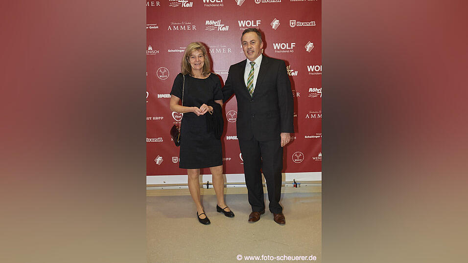 Die Metzgerzunft hat am Samstagabend in die Joseph-von-Fraunhofer-Halle eingeladen. Die Metzgerzunft hat am Samstagabend in die Joseph-von-Fraunhofer-Halle eingeladen.