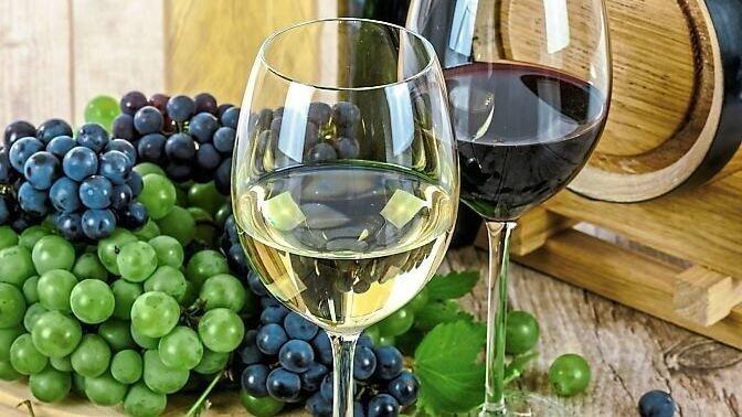 In den vergangenen zehn Jahren wurden in Deutschland im Schnitt pro Jahr 8,9 Millionen Hektoliter Wein produziert. (Symboldbild) In den vergangenen zehn Jahren wurden in Deutschland im Schnitt pro Jahr 8,9 Millionen Hektoliter Wein produziert. (Symboldbild)