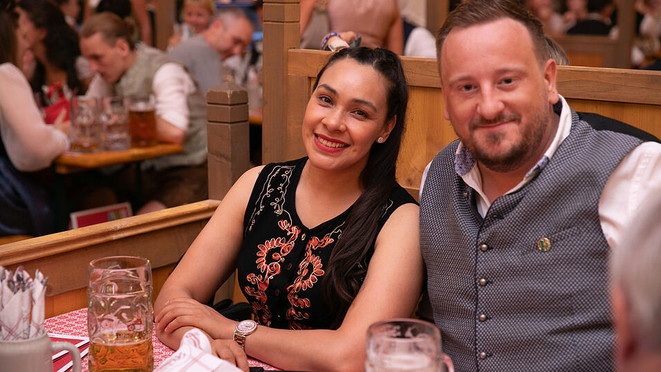 Die Partybilder vom Donnerstag, 14. August, aus dem Festzelt Krönner. Die Partybilder vom Donnerstag, 14. August, aus dem Festzelt Krönner.