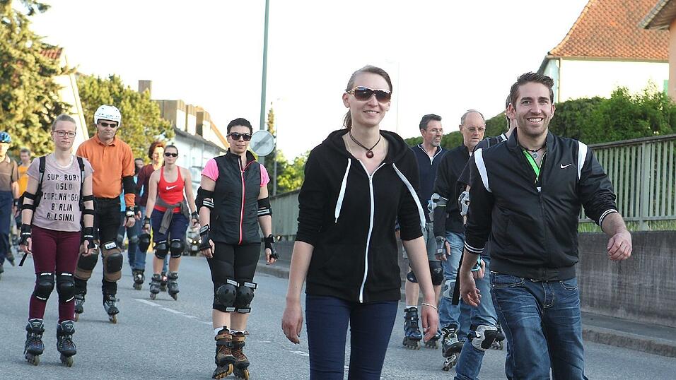 Die Bladenight bereitete den Teilnehmern wieder viel Spaß. Die Bladenight bereitete den Teilnehmern wieder viel Spaß.