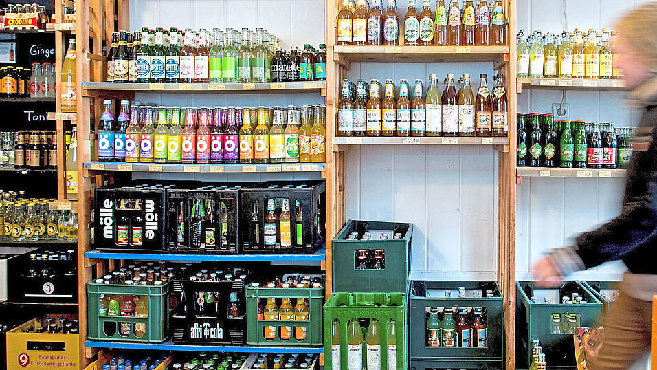 In zwei Münchner Supermärkten sind Getränkeflaschen mit tödlichem Gift aufgetaucht. Die Polizei ermittelt nun wegen versuchten Mordes. In zwei Münchner Supermärkten sind Getränkeflaschen mit tödlichem Gift aufgetaucht. Die Polizei ermittelt nun wegen versuchten Mordes.