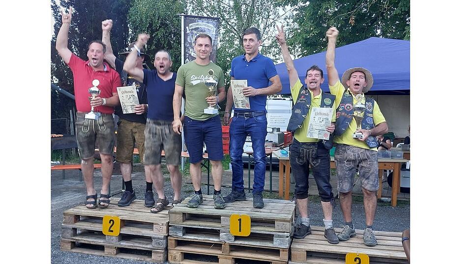 In der seriennahen Klasse erreichen von insgesamt zwölf Teams die drei ersten Plätze 'Mofaschupser Selzer' (3), 'Da Christoph, da Hausmann und I' (2) und 'Team Gewekin' (1). In der seriennahen Klasse erreichen von insgesamt zwölf Teams die drei ersten Plätze 'Mofaschupser Selzer' (3), 'Da Christoph, da Hausmann und I' (2) und 'Team Gewekin' (1).