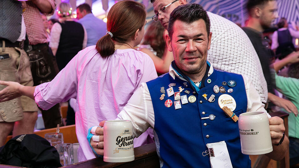 Die Partybilder vom Samstag, 16. August, aus dem Festzelt Wenisch. Die Partybilder vom Samstag, 16. August, aus dem Festzelt Wenisch.