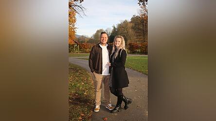 Michael und Verena P&auml;tzig wollen durch einen Zauberwald der Magie und Fantasie mit den Kollnburger Faschingsnarren tanzen.