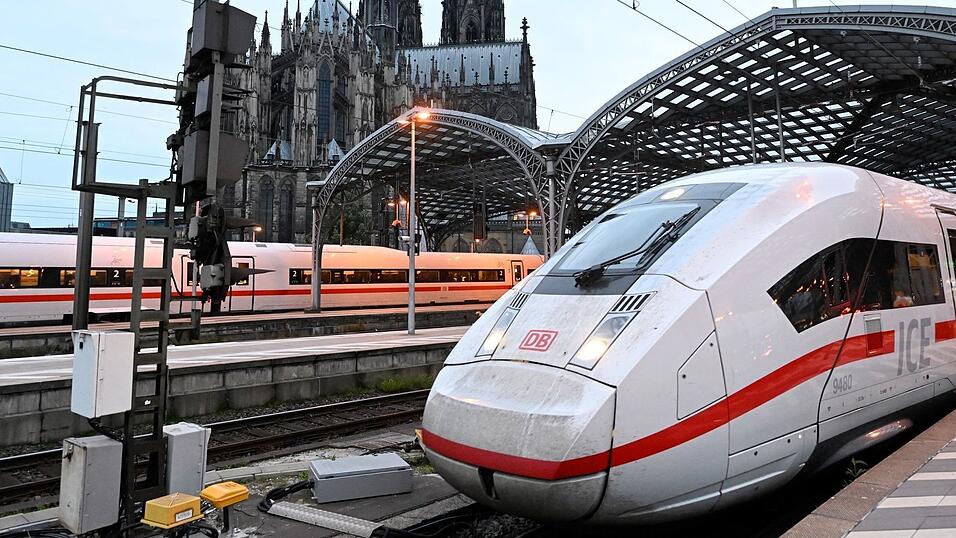 Die Bahn h&auml;lt an ihrem P&uuml;nktlichkeitsziel von mindestens 60 Prozent im Fernverkehr im Gesamtjahr fest. (Archivbild)