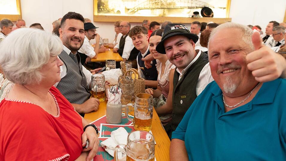 Die Partybilder vom Freitag, 7. August, aus dem Festzelt Krönner. Die Partybilder vom Freitag, 7. August, aus dem Festzelt Krönner.